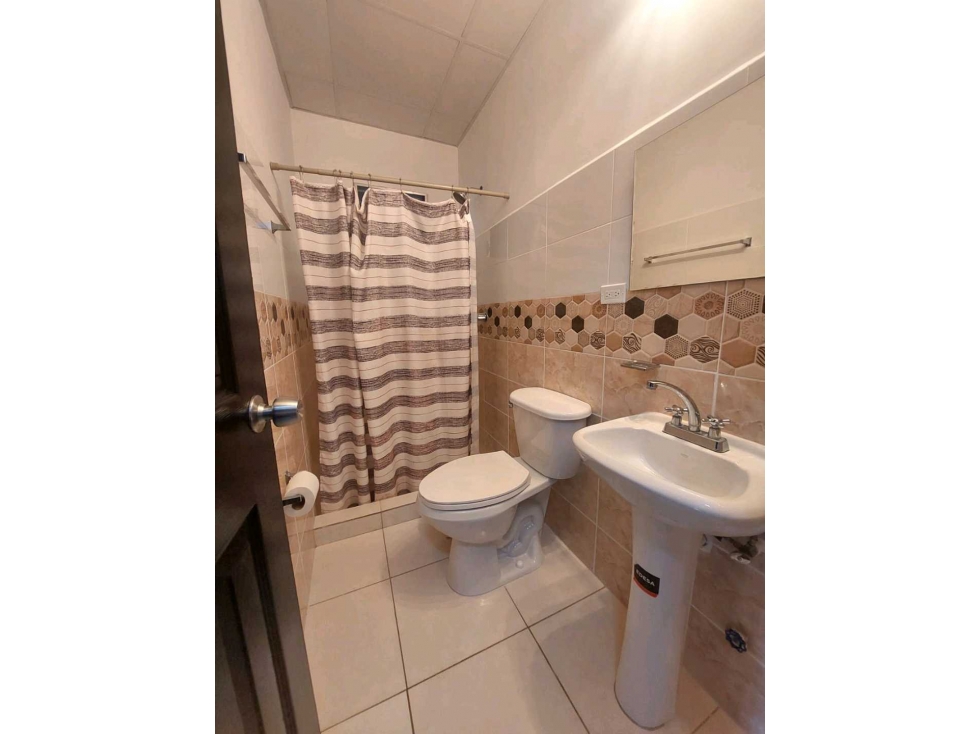 Casa en venta en Miraflores Penonomé equipada con linea blanca mueble — foto 6