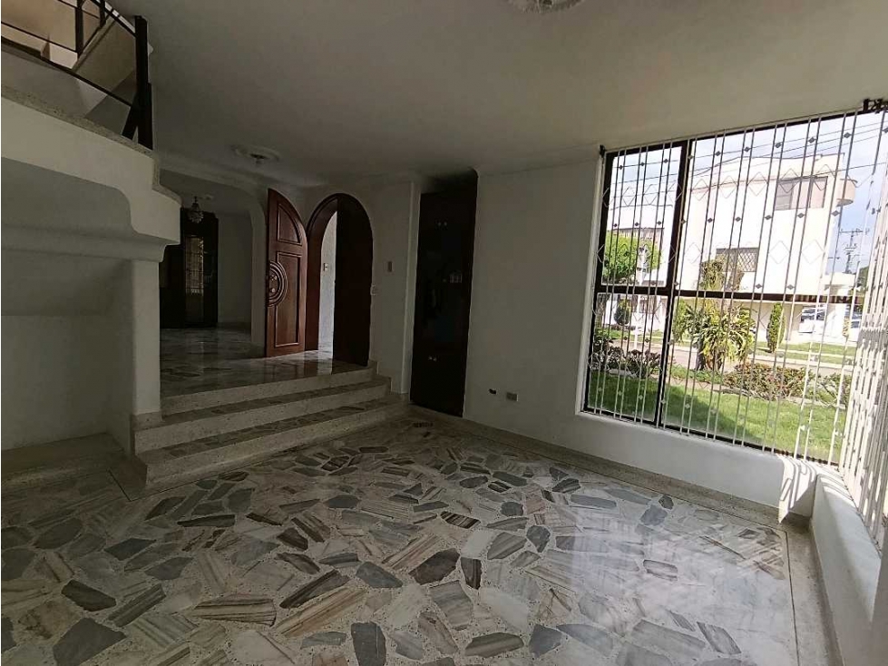 SE VENDE CASA ESQUINERA DE 2DO NIVELES EN EL B/ LAS MERCEDES - 5
