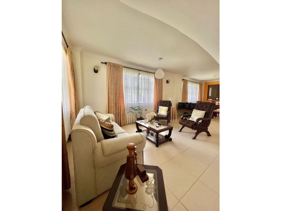 Casa esquinera con terraza en venta | Las Mercedes - Palmira - 2