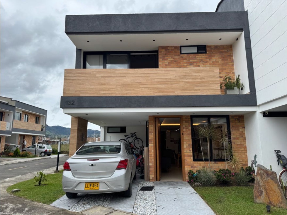 SE VENDE CASA ESQUINERA EN LA CEJA UNIDAD CERRADA AGUA FRESCA viva — foto 2