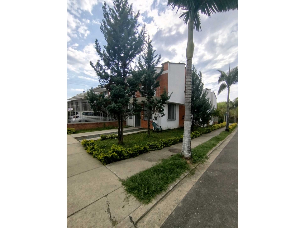 SE VENDE CASA ESQUINERA EN VILLA VERDE