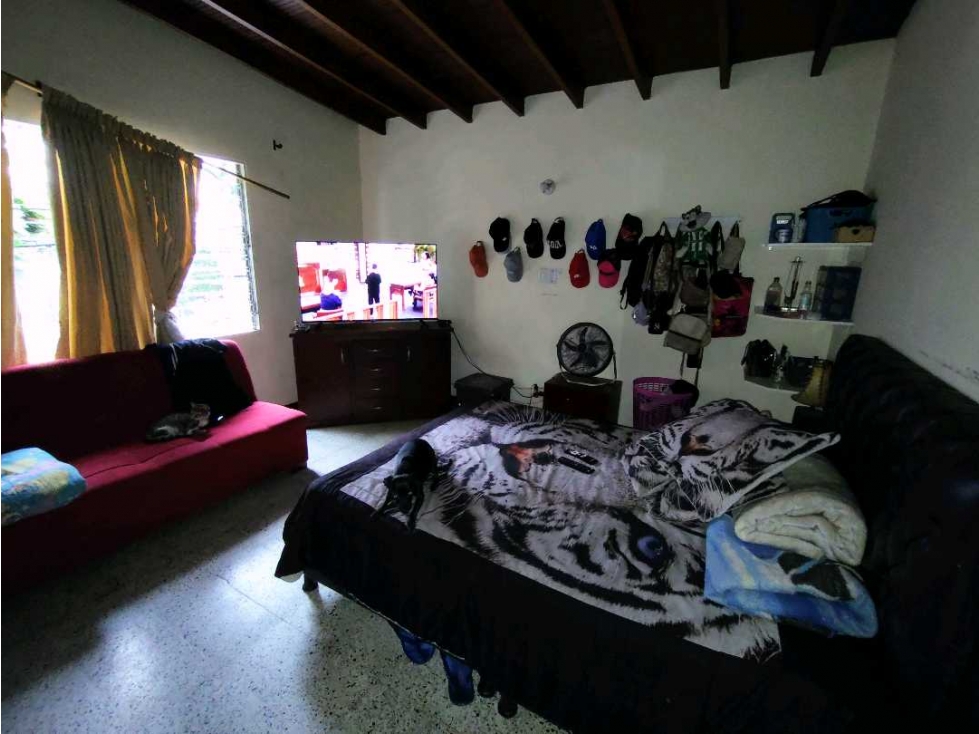 SE VENDE CASA ESQUINERA. PISO 2 EN LOS COLORES — foto 4