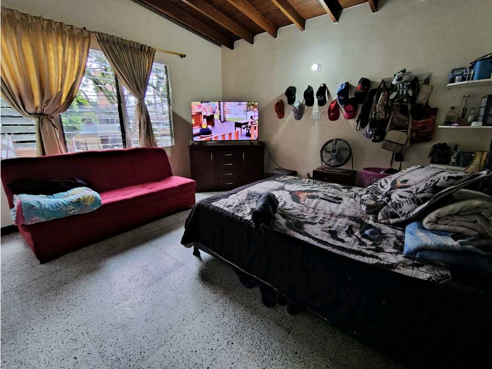 SE VENDE CASA ESQUINERA. PISO 2 EN LOS COLORES — foto 5