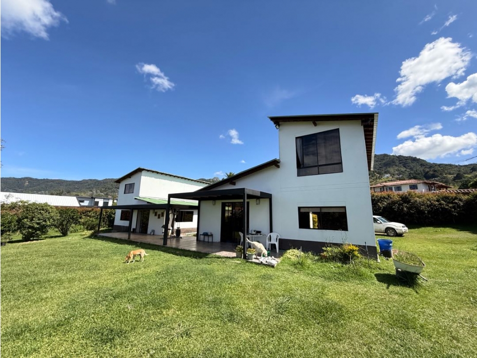 Se vende casa finca en El Carmen de Viboral