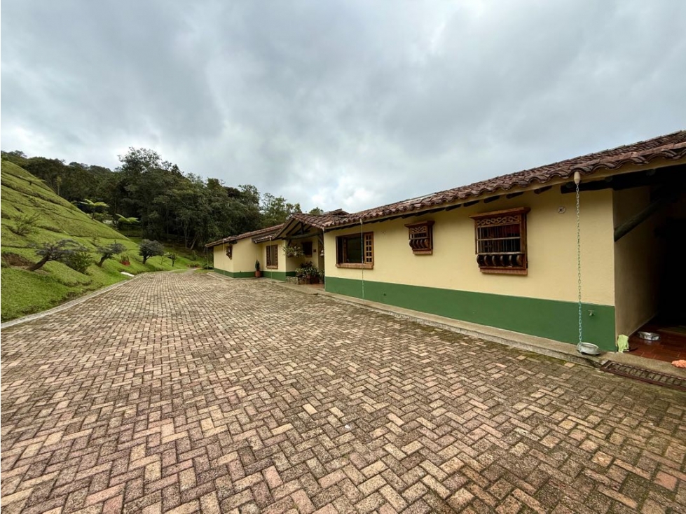 SE VENDE CASA FINCA EN EL RETIRO -PAULANDIA