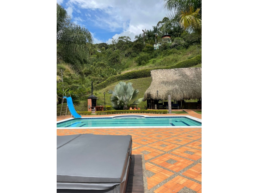 SE VENDE CASA FINCA EN GIRARDOTA - EL LIMONAR