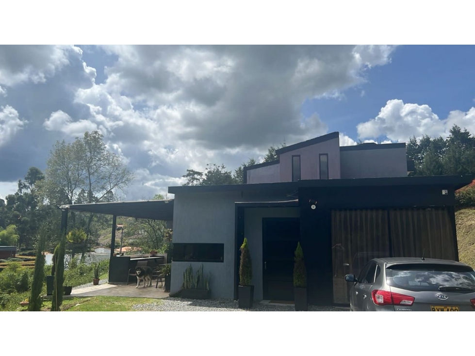 Se vende casa finca en la vía Medellín Bogotá
