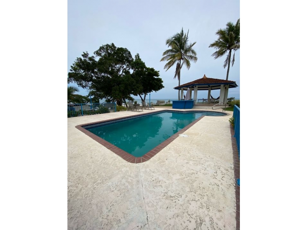 Se Vende casa frente al Mar - 3