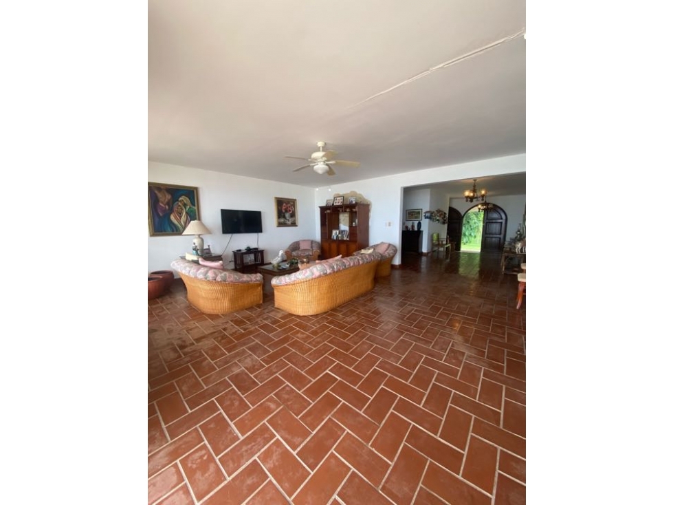 Se Vende casa frente al Mar - 6
