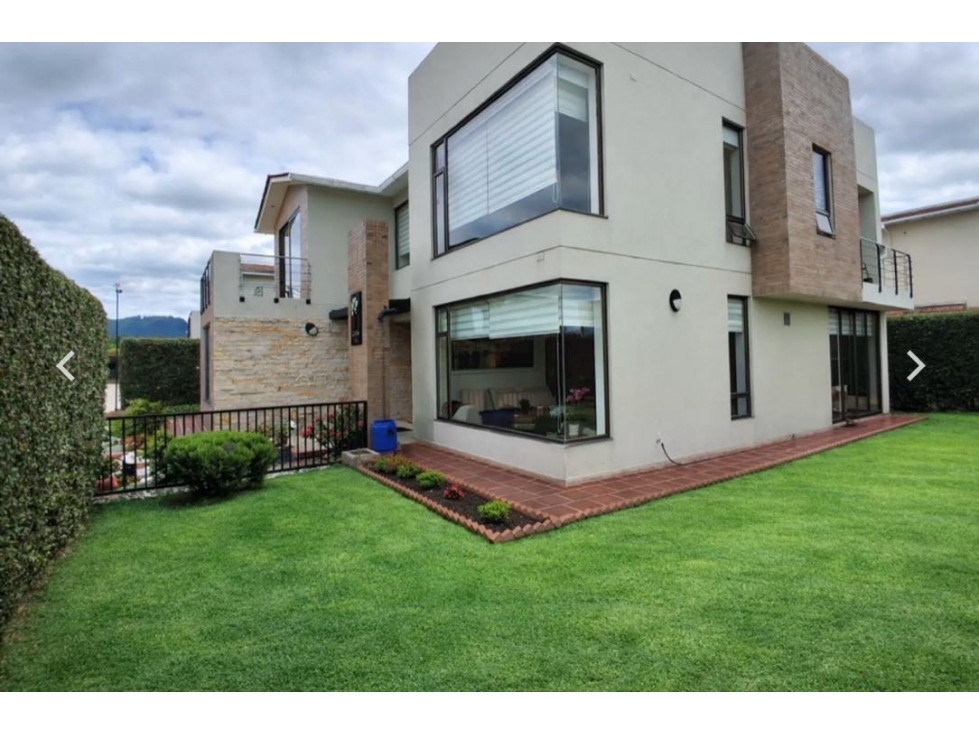 SE VENDE CASA HERMOSA EN CAJICA