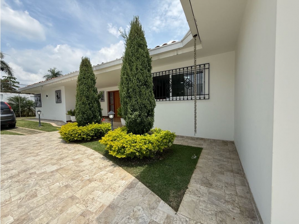SE VENDE CASA INDEPENDIENTE CIUDAD JARDÍN MMCV