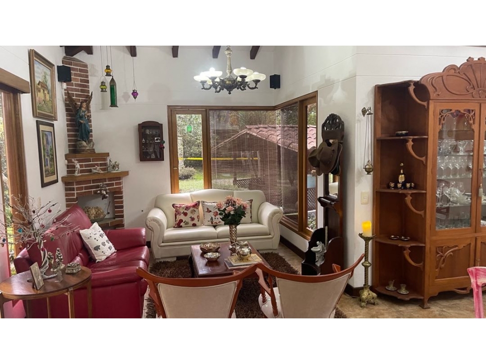 SE VENDE CASA INDEPENDIENTE MUY ACOGEDORA SECTOR CABECERAS