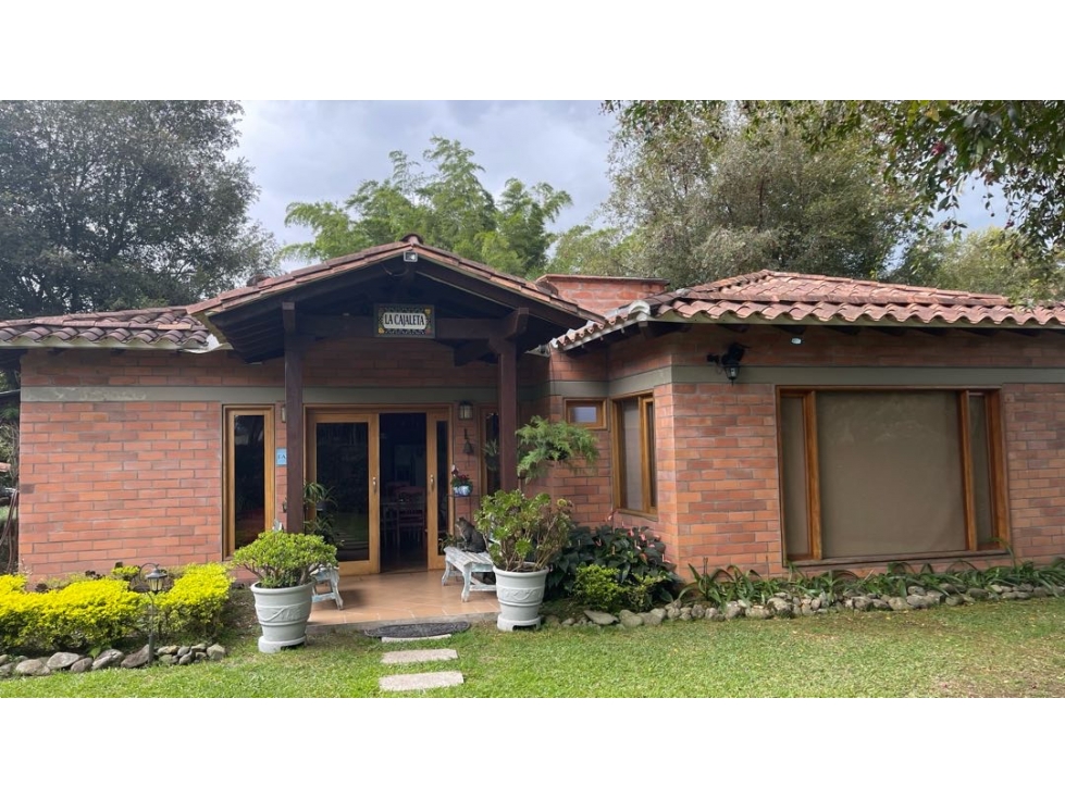 SE VENDE CASA INDEPENDIENTE MUY ACOGEDORA SECTOR CABECERAS — foto 2