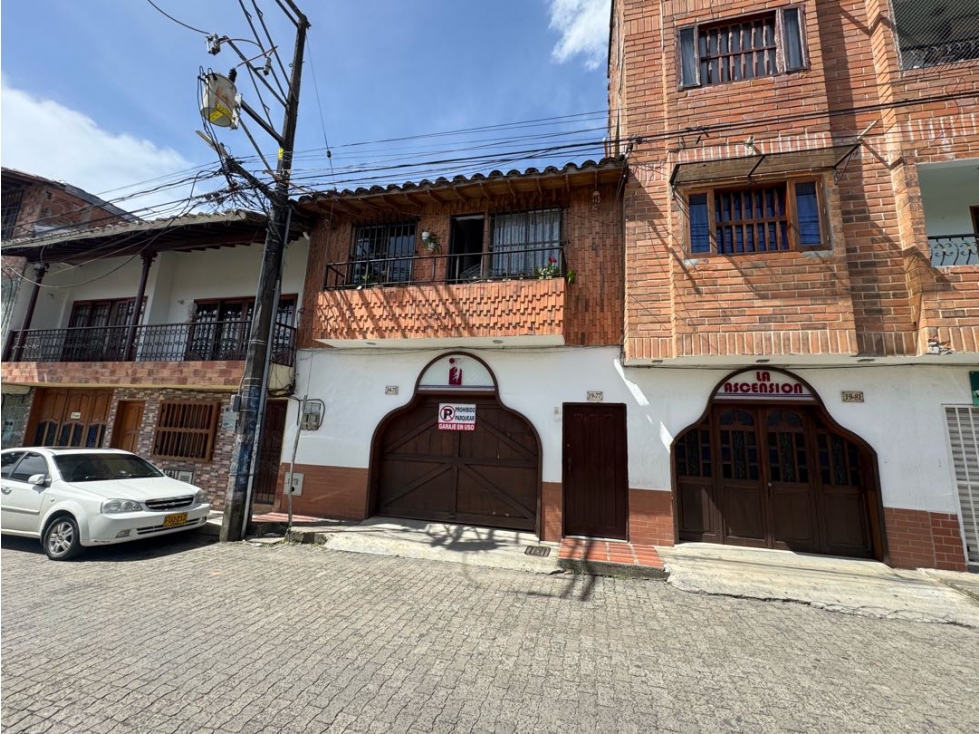 SE VENDE CASA LA CEJA SEGUNDO PISO Y MANZARDA ZONA CENTRO EXCELENTE
