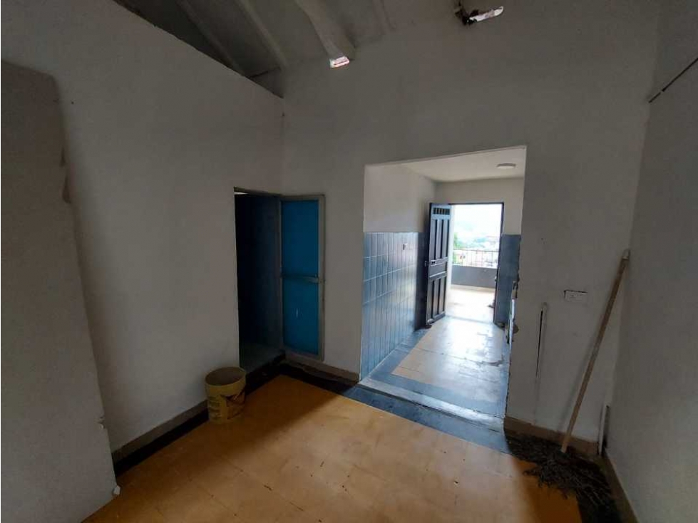 SE VENDE CASA LOTE GANGA CERCA Al PARQUE DE BELLO 320.MILLONES — foto 3