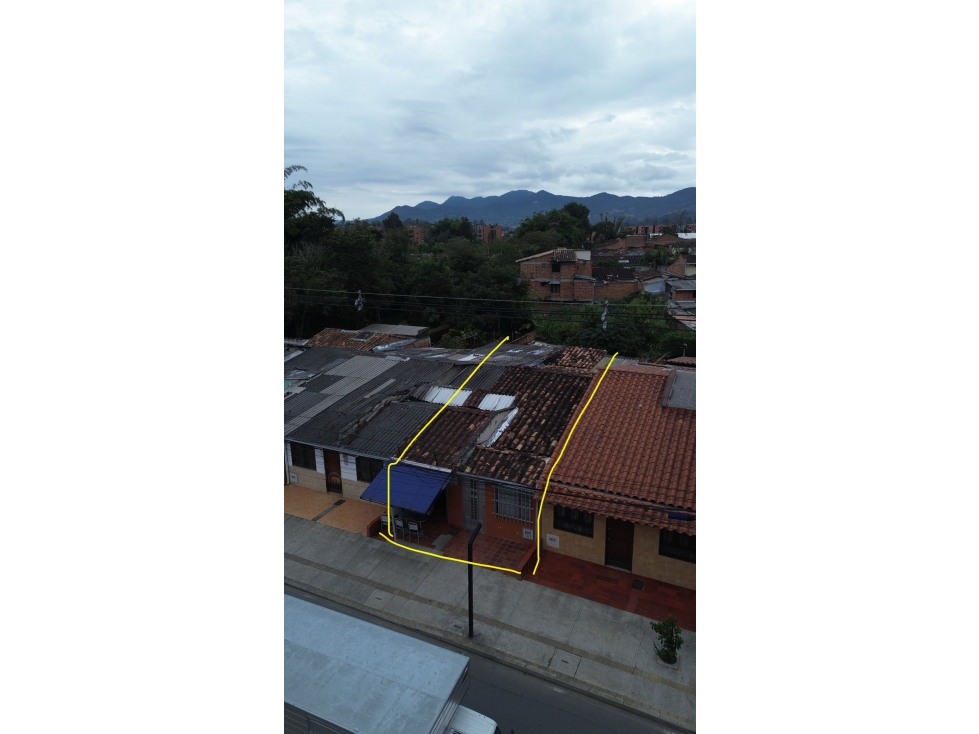 SE VENDE CASA LOTE EN LA CEJA POR HOSPITAL SE PUEDE CONSTRUIR 3+manzar