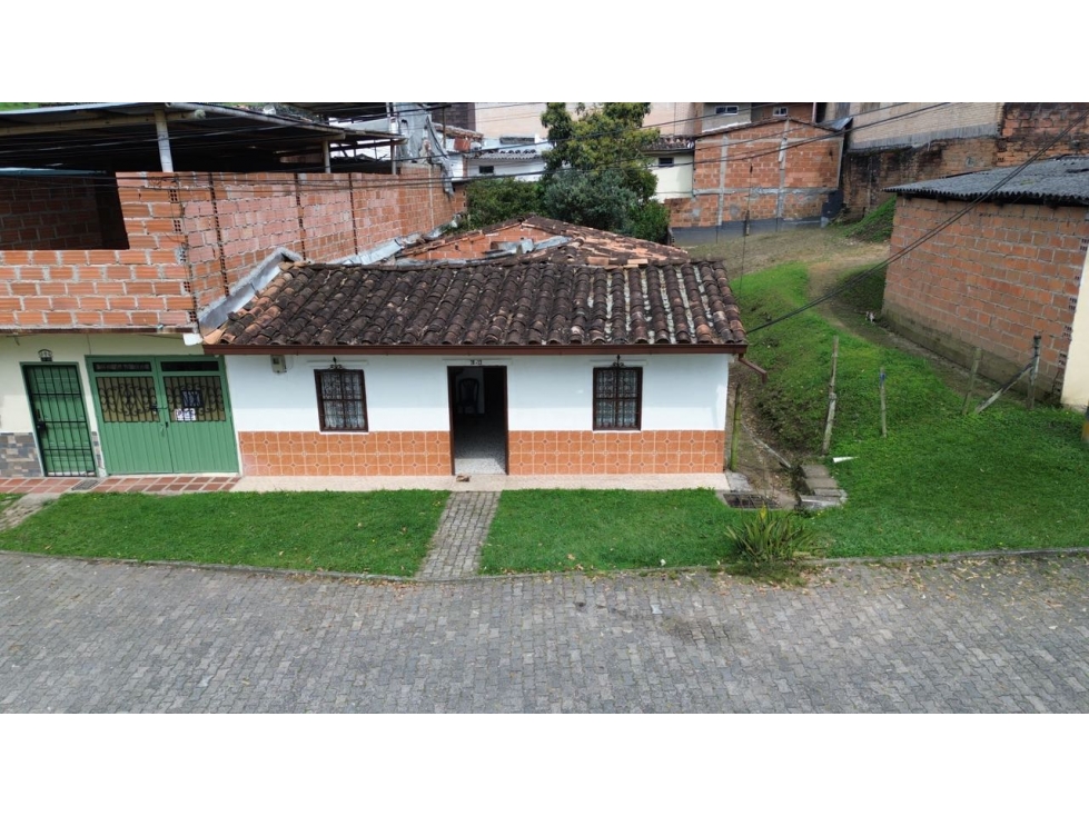 SE VENDE CASA LOTE EN LA CEJA SECTOR FÁTIMA PARA CONSTRUIR 3 pisos + m