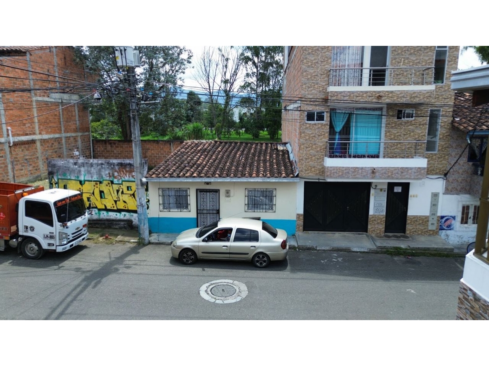 SE VENDE CASA LOTE EN LA CEJA SECTOR SAN CAYETANO se puede construir 3