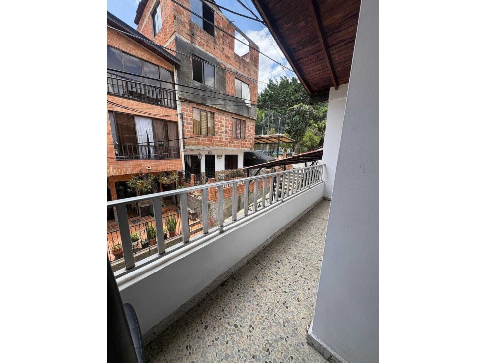 Se vende casa - lote en las brisas de 140Mt2 con excelente ubicación