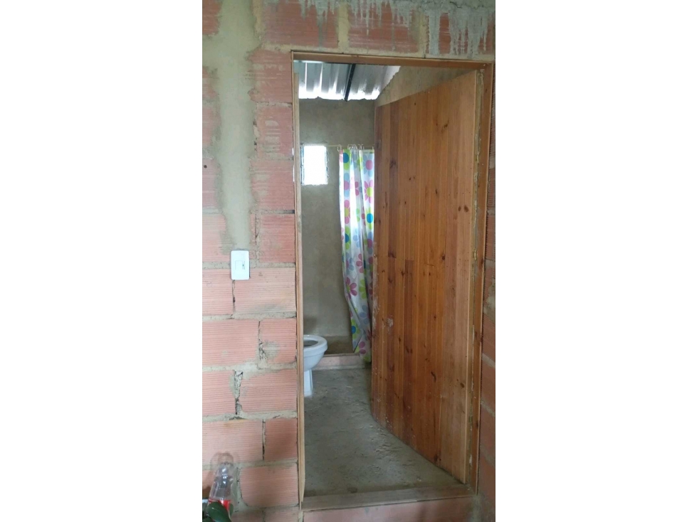 Se Vende Casa Lote en Mesitas del Colegio Economico - 3