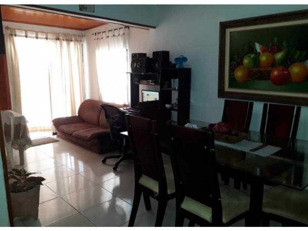 Se vende o arrienda casa medianera de 92m2, barrio la esperanza