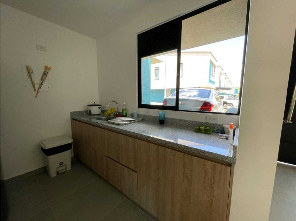 SE VENDE CASA EN CONJUNTO CERRADO CERCA AL AEROPUERTO.TEBAIDA QUINDIO — foto 2