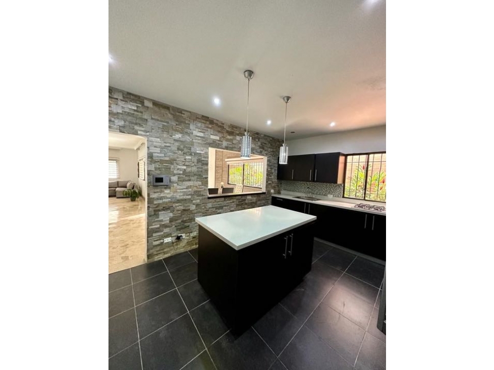 SE VENDE CASA MUY AMPLIA EN ENVIGADO. PARTE PLANA -SECTOR OTRAPARTE, — foto 4
