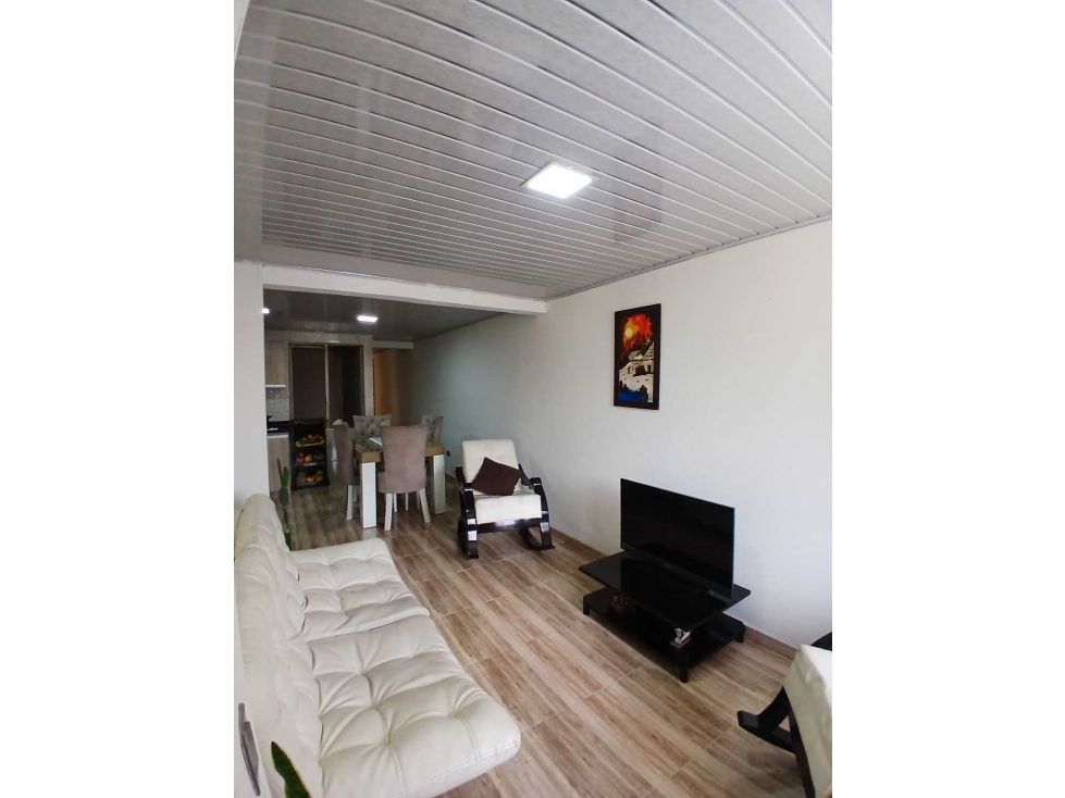 SE VENDE CASA MUY CÉNTRICA IDEAL PARA RENTABILIZAR - 4