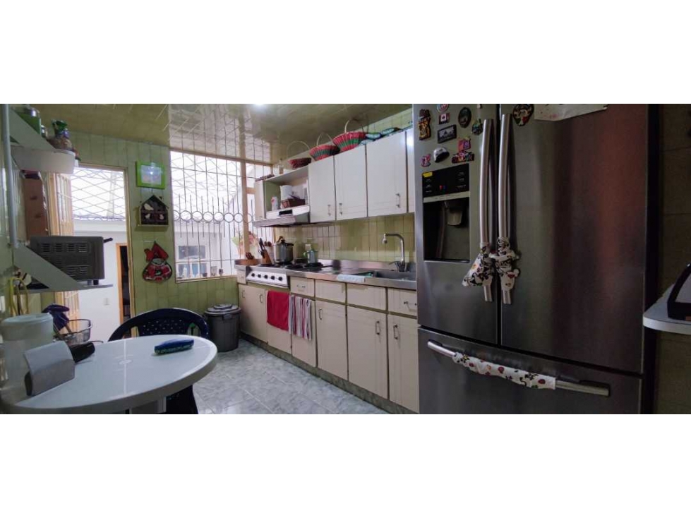 SE VENDE CASA NORMANDIA II sector - 5