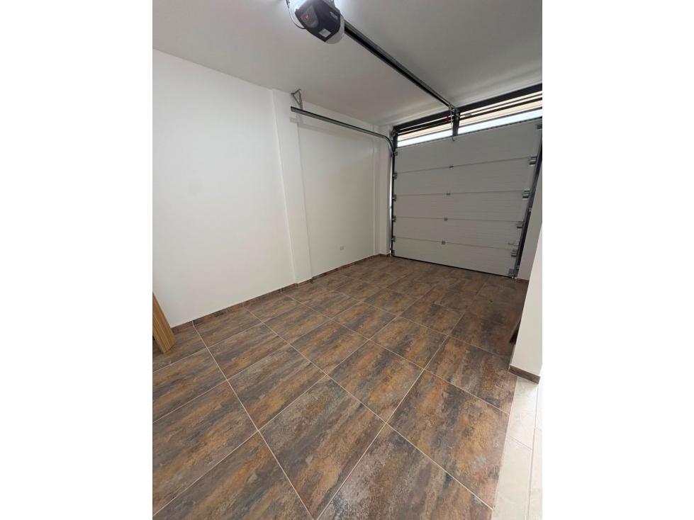SE VENDE CASA NUEVA CON PLANCHA Y ESCALERA BARRIO OCOBOS, YOPAL — foto 5