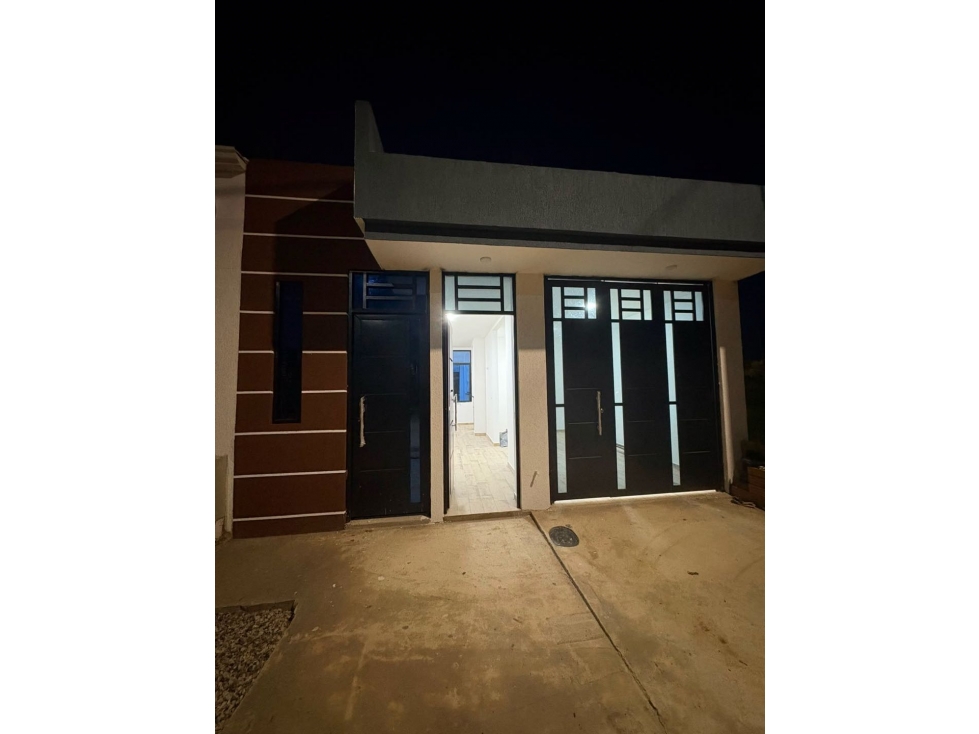 SE VENDE CASA NUEVA DE UN PISO CON PLACA BARRIO SANTA MARTA, YOPAL