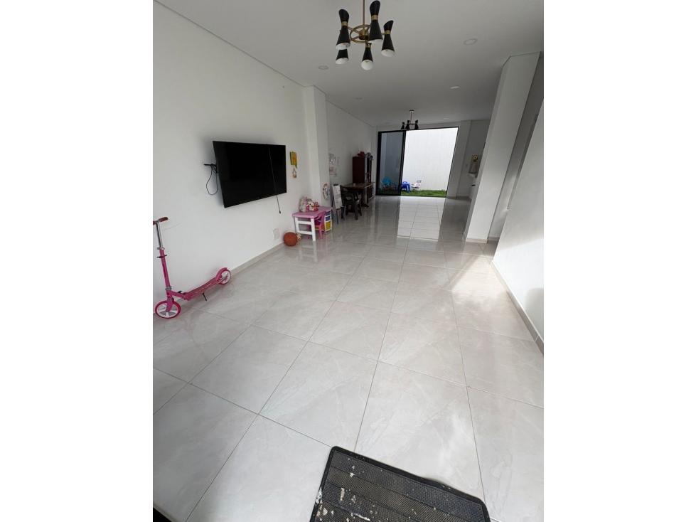 SE VENDE CASA NUEVA Y MODERNA BARRIO VILLA ROCÍO, YOPAL CASANARE — foto 2