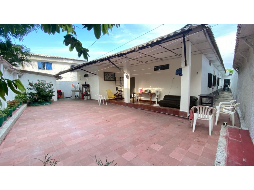 SE VENDE CASA PARA REMODELAR BARRIO RECREO (hay que hacer sucesión )