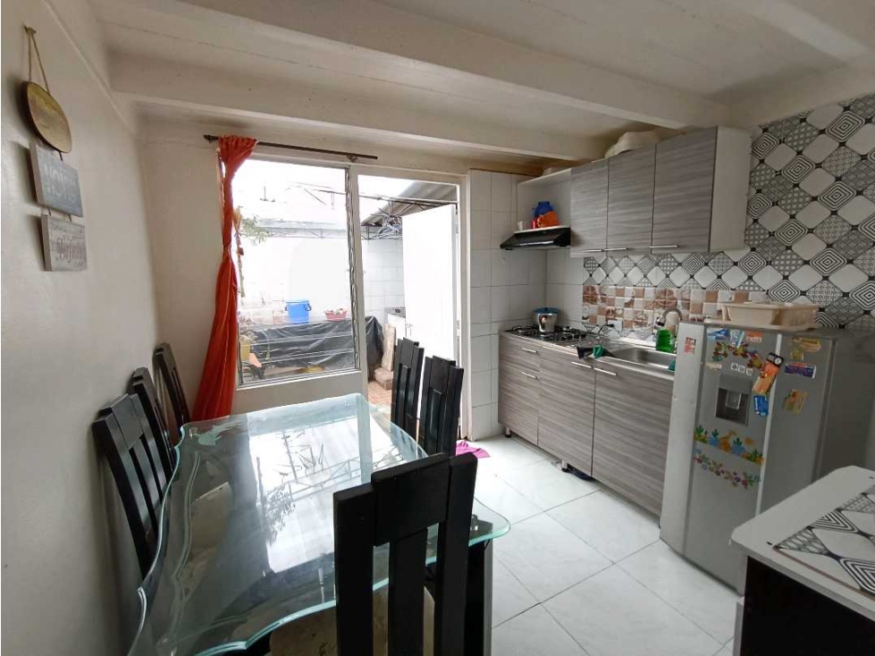 SE VENDE CASA EN PORTALES DE FUNZA - 6