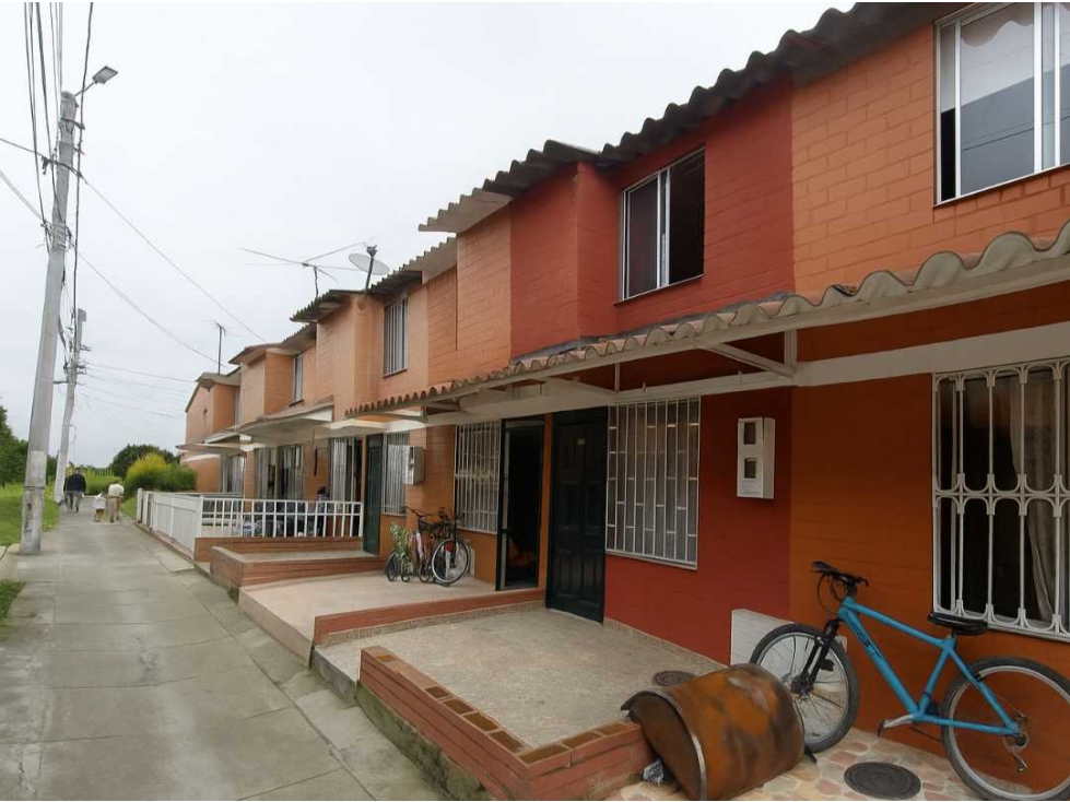 SE VENDE CASA EN PORTALES DE FUNZA - 2