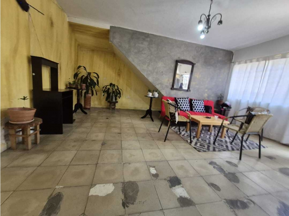 SE VENDE CASA PRIMER PISO EN MEDELLIN, BARRIO FLORENCIA