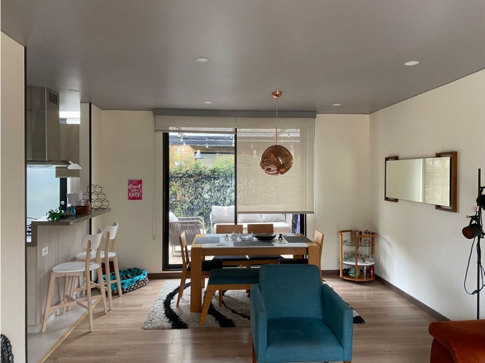 SE VENDE CASA REMODELADA