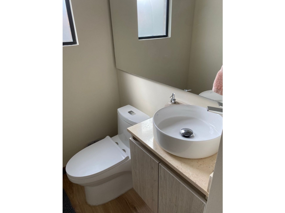 SE VENDE CASA REMODELADA — foto 4