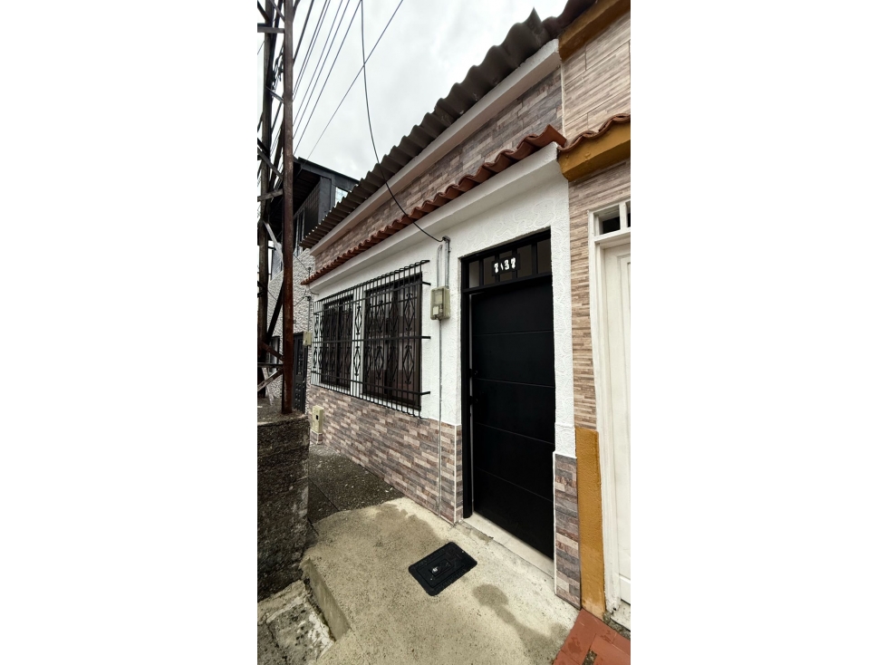 SE VENDE CASA REMODELADA ALFONSO LOPEZ-PEREIRA