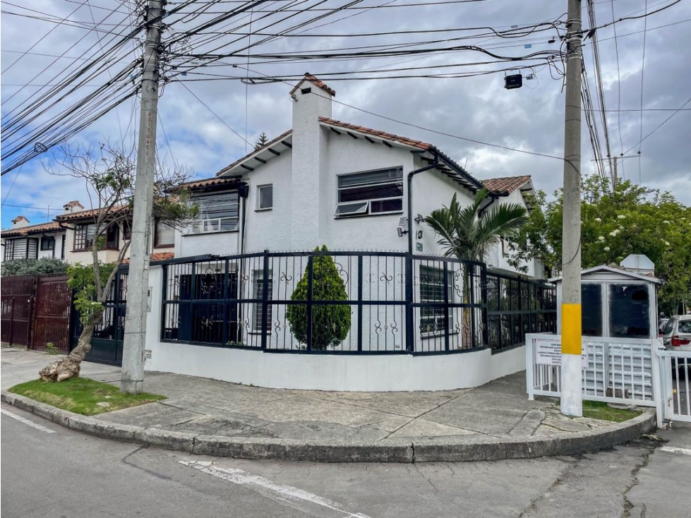SE VENDE CASA REMODELADA EN PONTEVEDRA — foto 2