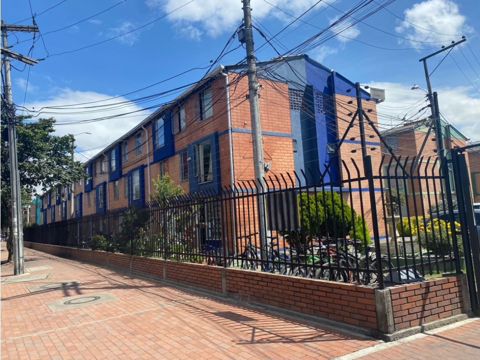 Se Vende Casa remodelada fontibon cerca éxito Bogotá - 2