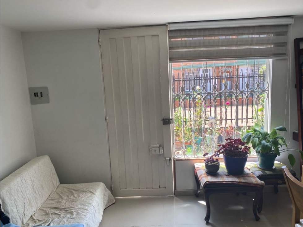 Se Vende Casa remodelada fontibon cerca éxito Bogotá - 5