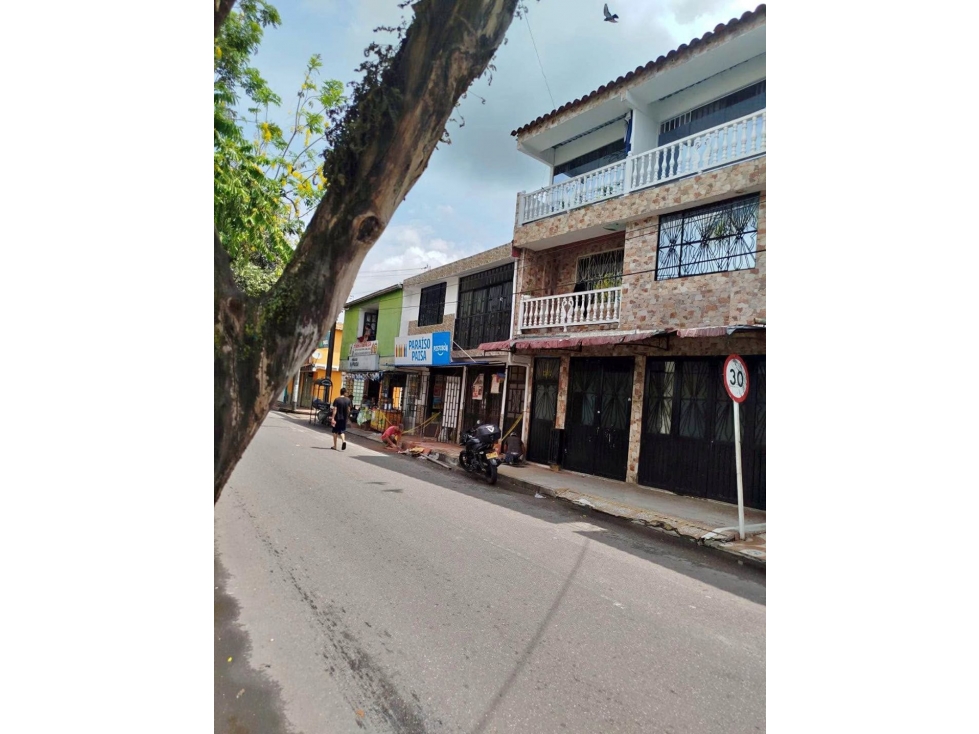 Se vende casa rentable sobre vía los maracos Villavicencio