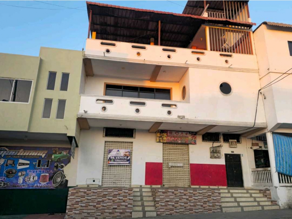 Se vende edificio comercial y residencial zona centro Manta