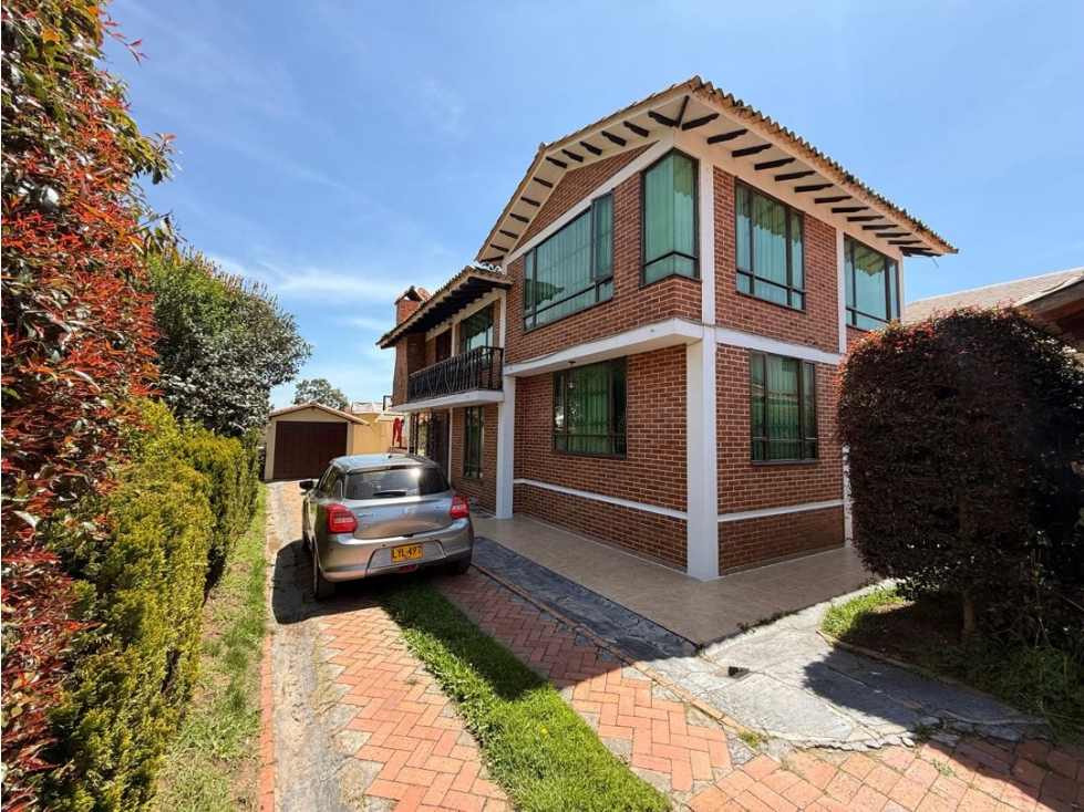 SE VENDE CASA RINCONES DE MAJUI COTA - CÓDIGO 1441
