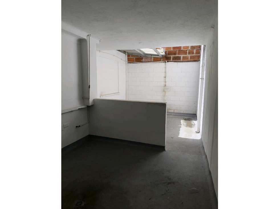 SE VENDE CASA SANTA MONICA #2 UNIFAMILIAR PARA REMODELAR — foto 6