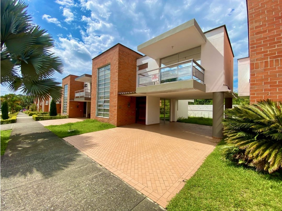Se Vende Casa - Sector Vía Aeropuerto