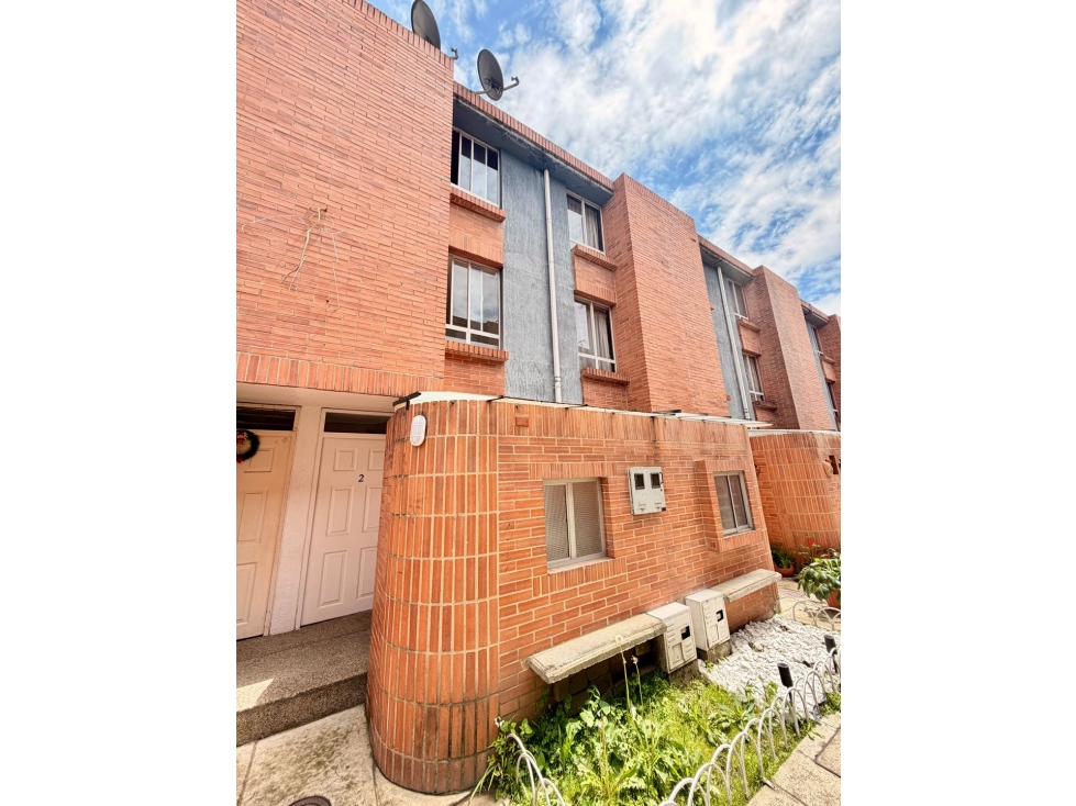 SE VENDE CASA SENDEROS DE FUNZA 1 - CÓDIGO 1458 - 2