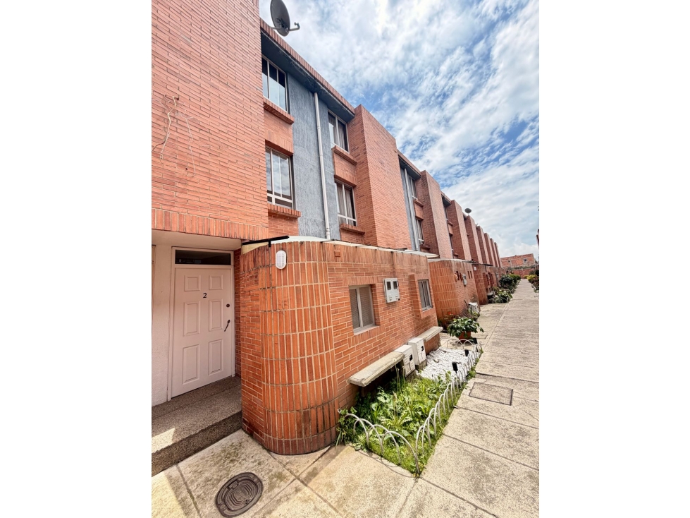 SE VENDE CASA SENDEROS DE FUNZA 1 - CÓDIGO 1458 - 3