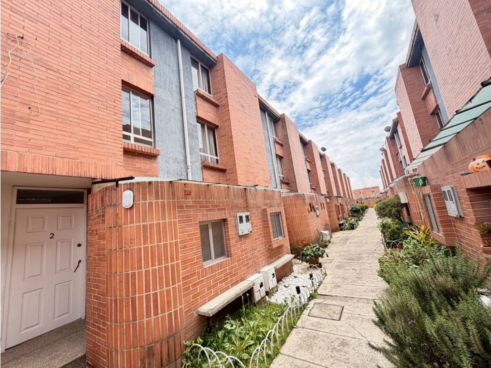 SE VENDE CASA SENDEROS DE FUNZA 1 - CÓDIGO 1458 - 4